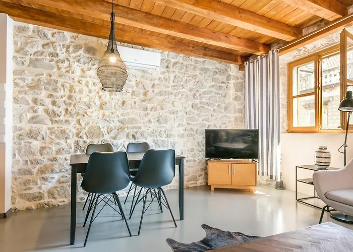 Apartments By The Sea Kastel Stari, Kastela - 21199